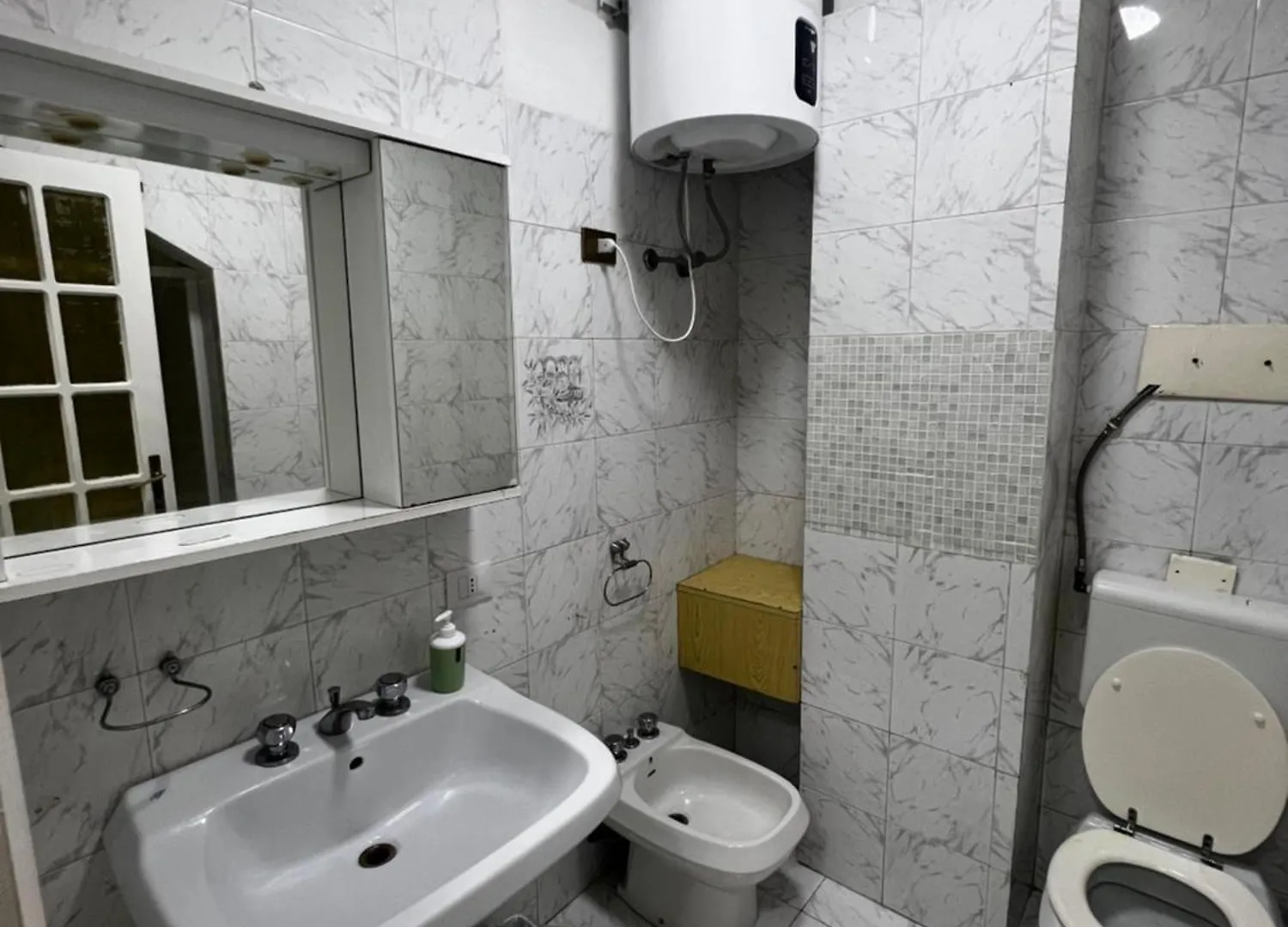1 Room Apartment Near By Central Train Station Palermo Italië